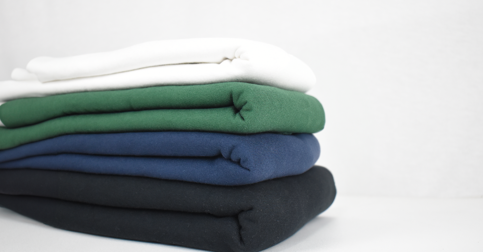 Enam Warna Hijau Ini Bisa Jadi Opsi Terbaik, Cocok Dipadukan dengan Bahan Kaos Favorit